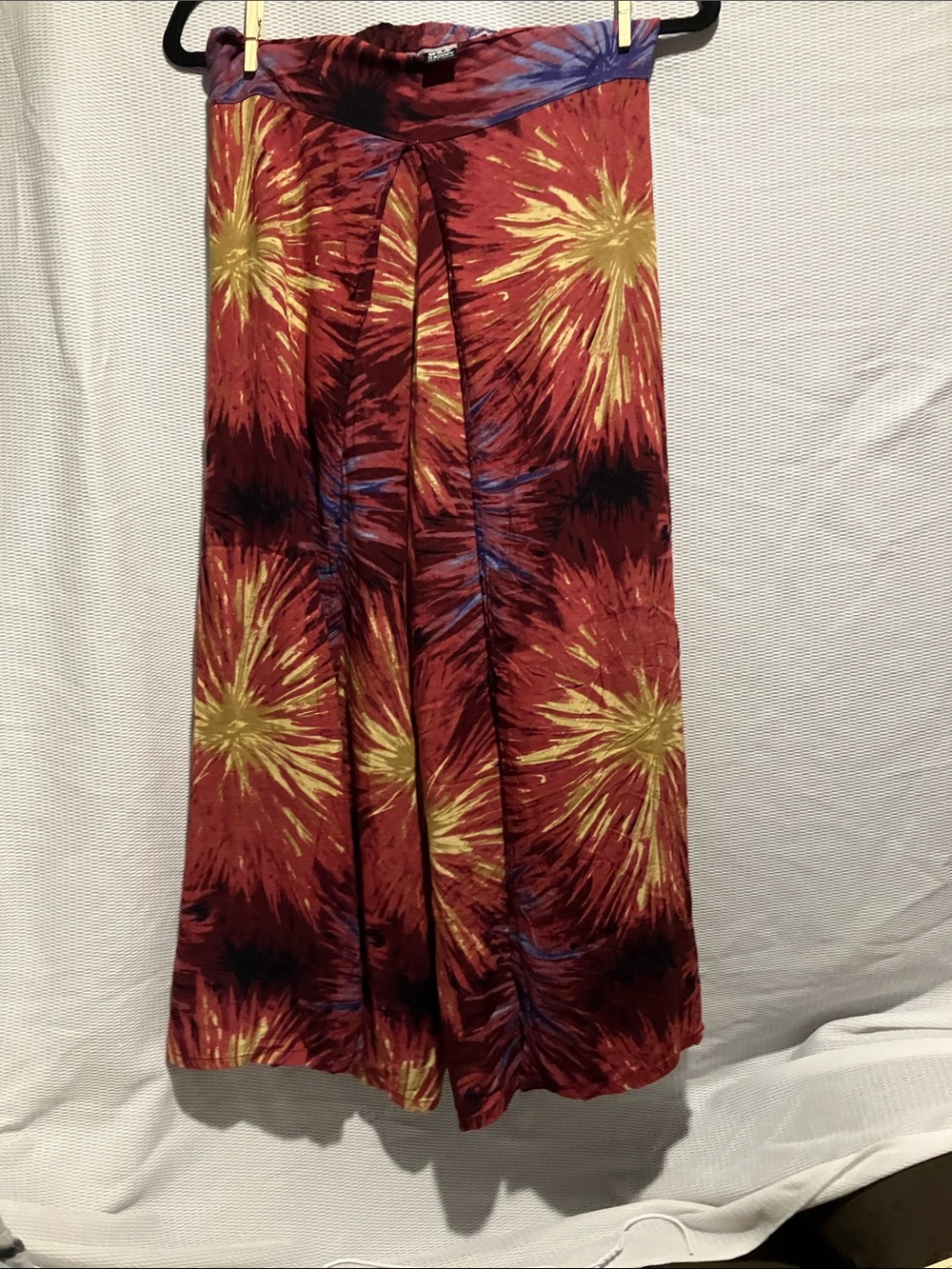 Wide Leg Firework-Print Palazzo Pants - Red & Gold - Picture 8 of 10